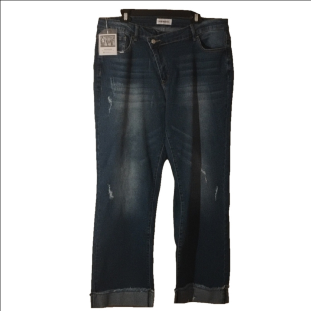 Mekool plus size NWT jeans. Great fit and style. Size 3XL. Slightly distressed.